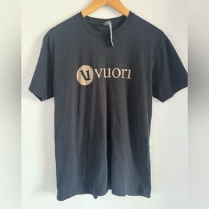 Vuori V1 Wordmark Logo Tee size medium
